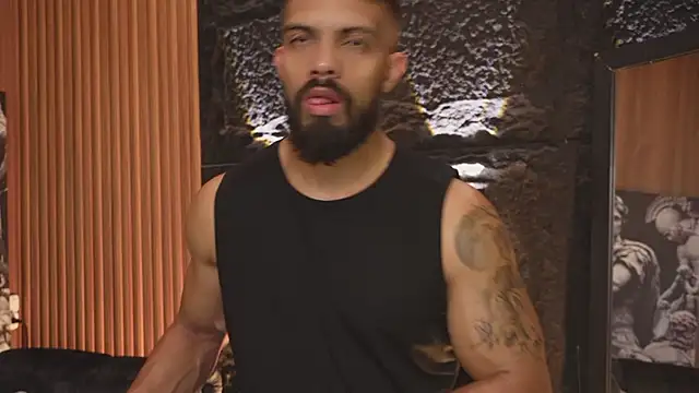 DannSaenz live sex cam