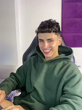 AdrianRinaldi live sex cam