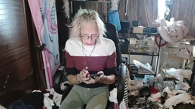 Ombeline1 live sex cam