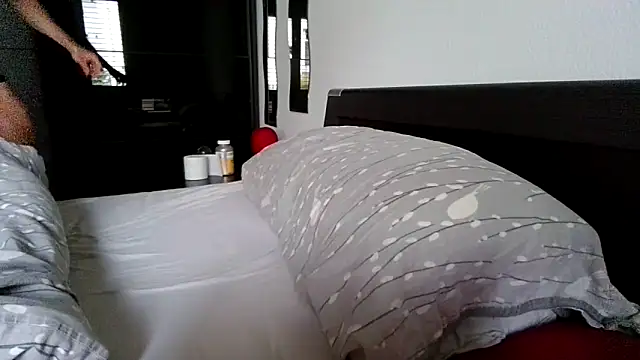 alpha-hunk live sex cam