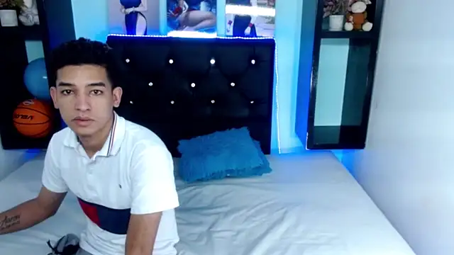 x_oliver_x live sex cam