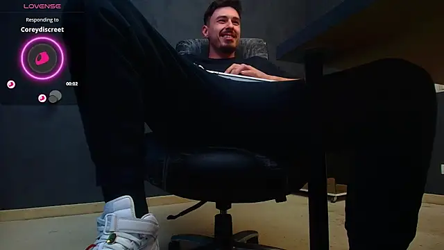 EnzoRace live sex cam
