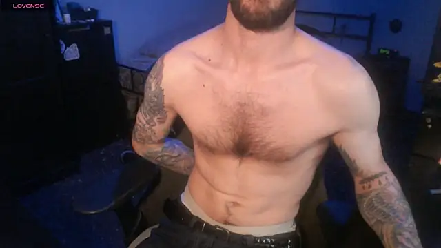 SexxxyLouis's Stripchat show and profile