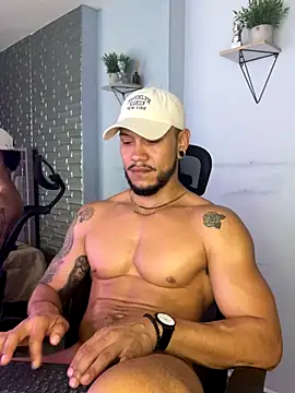 ARON_TAYLER01's Stripchat show and profile