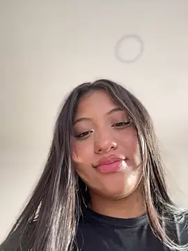 Estefanii- live sex cam