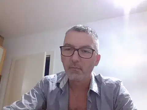 SilkenQuip live sex cam
