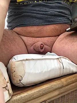 Free2cum4u live sex cam