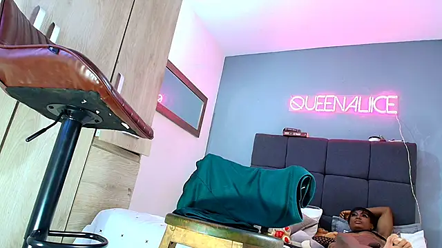 queenaliice live sex cam