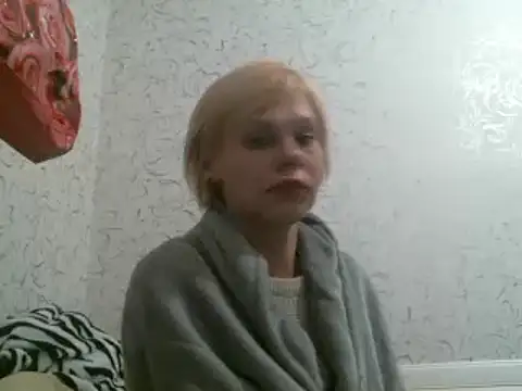 Julie_Silver's web cam