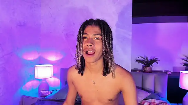 Maxim-Walker live sex cam