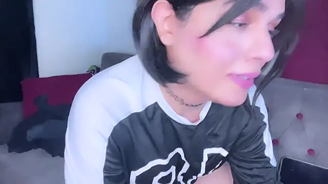 Arab_tgirl live sex cam