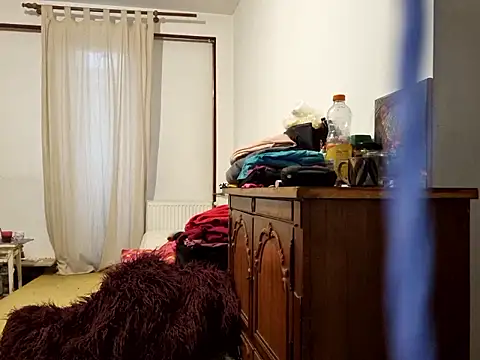 Samantha_Squirt@xh live sex cam