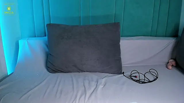 NickieRainer live sex cam
