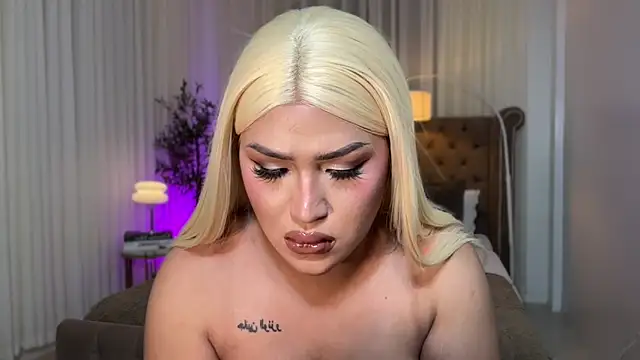 Your_Majesty_Tyra live sex cam
