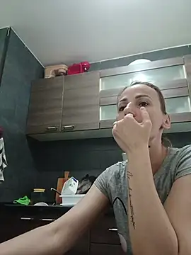 Aly-john1985 live sex cam