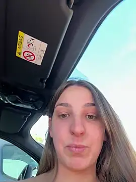 DoriDeluxe66 live sex cam