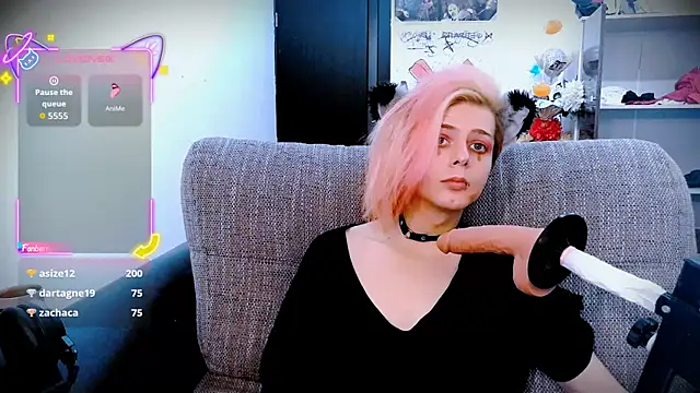 Littlepinkcat live sex cam