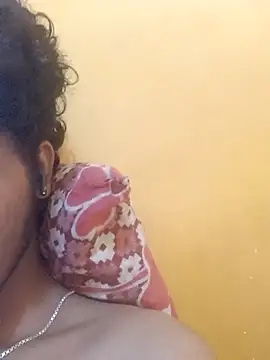 CosmicEmuu live sex cam