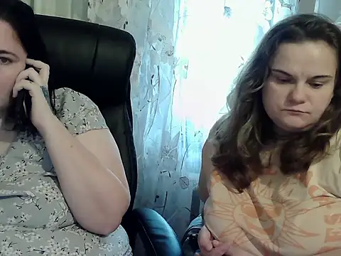 HollyXEva live sex cam