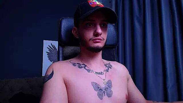 OscarGriffin live sex cam