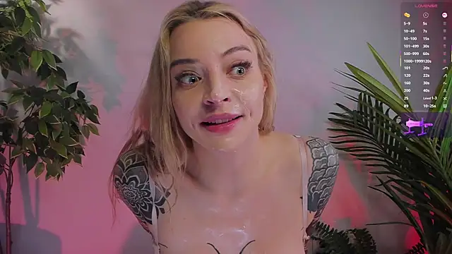 lil_shouty_bitch live sex cam