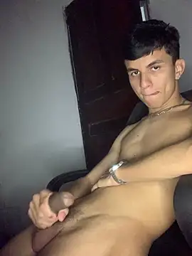 gabrielzinnnn085 live sex cam