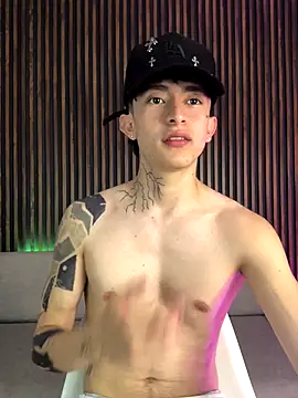 troy_rouge live sex cam