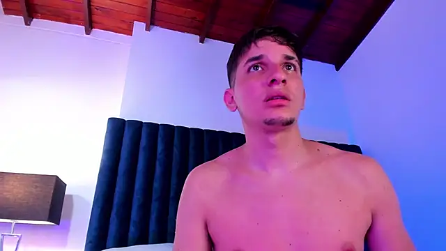 BonnieeAndClyde live sex cam