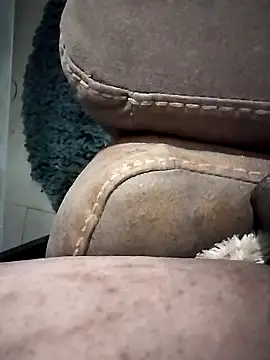 Curvy_Pounder live sex cam