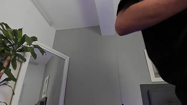 Tylerffoxx live sex cam