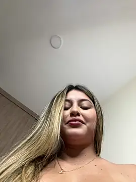 lunablossom_ live sex cam