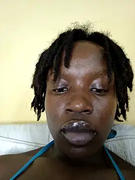 Juicylittle_slute live sex cam