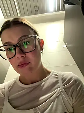 RinaCat live sex cam