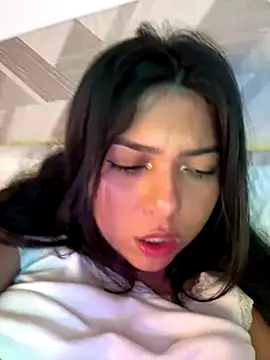 Maii_chan live sex cam