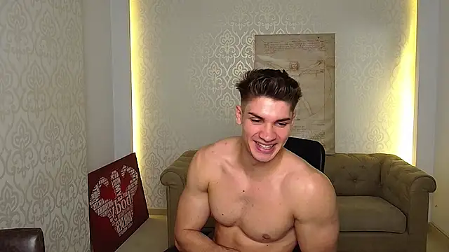 MaxKaiden live sex cam
