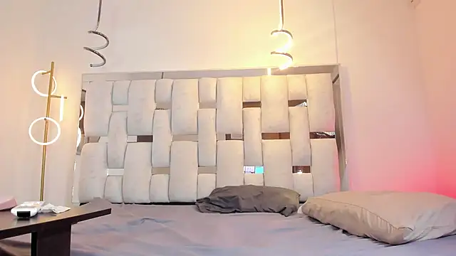 MikeandLucy live sex cam