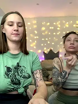 HotCaramellsTV live sex cam