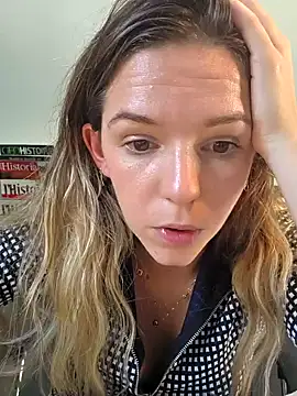 lucie_mehott live sex cam