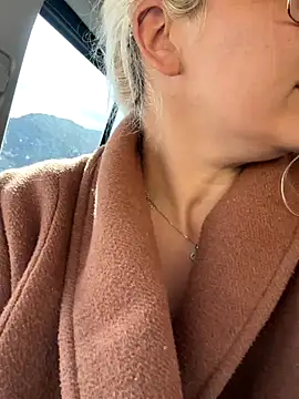 EmyLana live sex cam