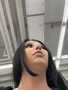 Tisha_Busty live sex cam