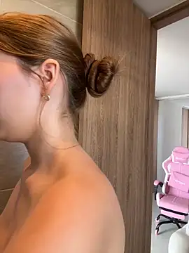 Nikii__ live sex cam