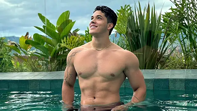 TravisJoplinn live sex cam
