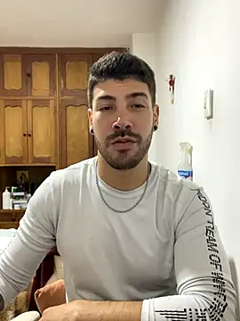 Guyinthemountain live sex cam