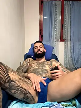 Gioeltoro89 live sex cam