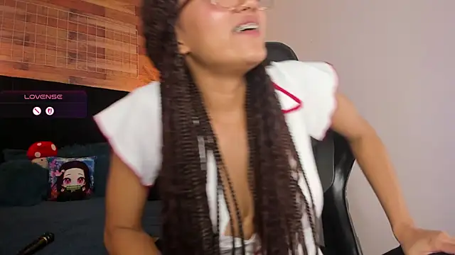 Emily_brown04 live sex cam