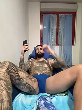Gioeltoro89 live sex cam