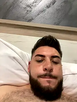 MilanYaman live sex cam