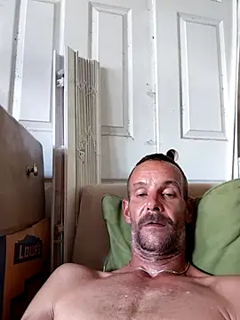 Hungwell1515 live sex cam