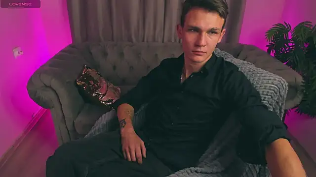 AdamGold01 live sex cam