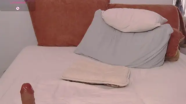 MonicaMelano live sex cam